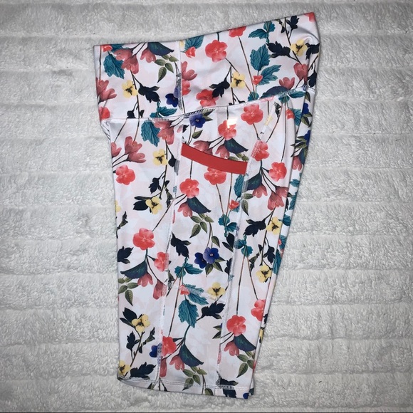 Fabletics White Biker Shorts with Floral Pattern - Picture 3 of 10